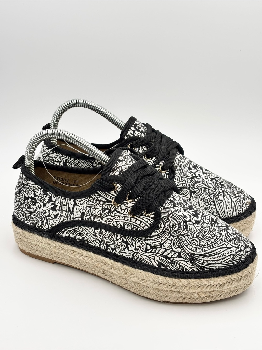 Catisa Black & White Paisley Espadrille Lace-Up Flats Size 37 / US 6.5
